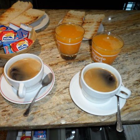 Hostal Coruna Асторга Экстерьер фото